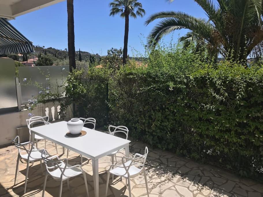 Bandol Roc Beach Vue Mer Grand T3 Face A La Plage Avec Parking Exteriör bild