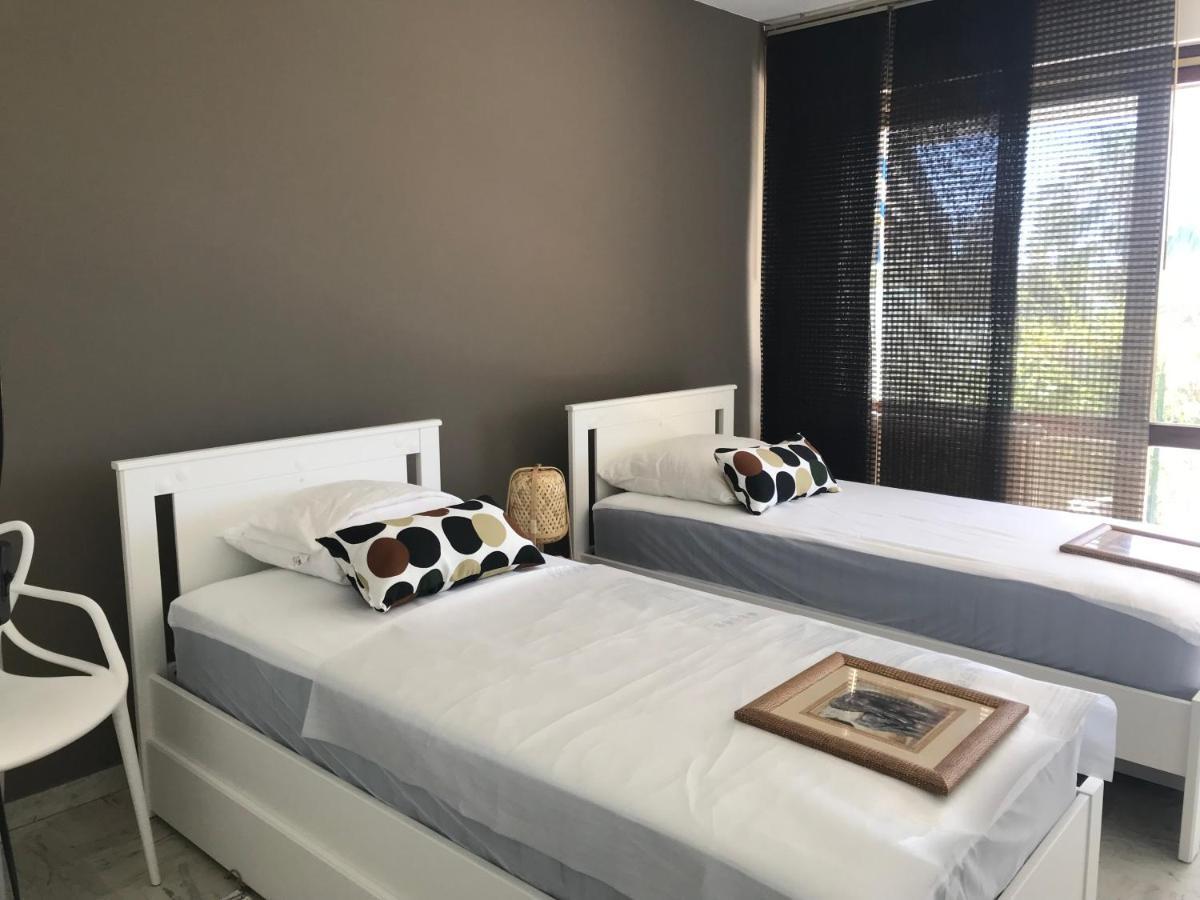 Bandol Roc Beach Vue Mer Grand T3 Face A La Plage Avec Parking Exteriör bild