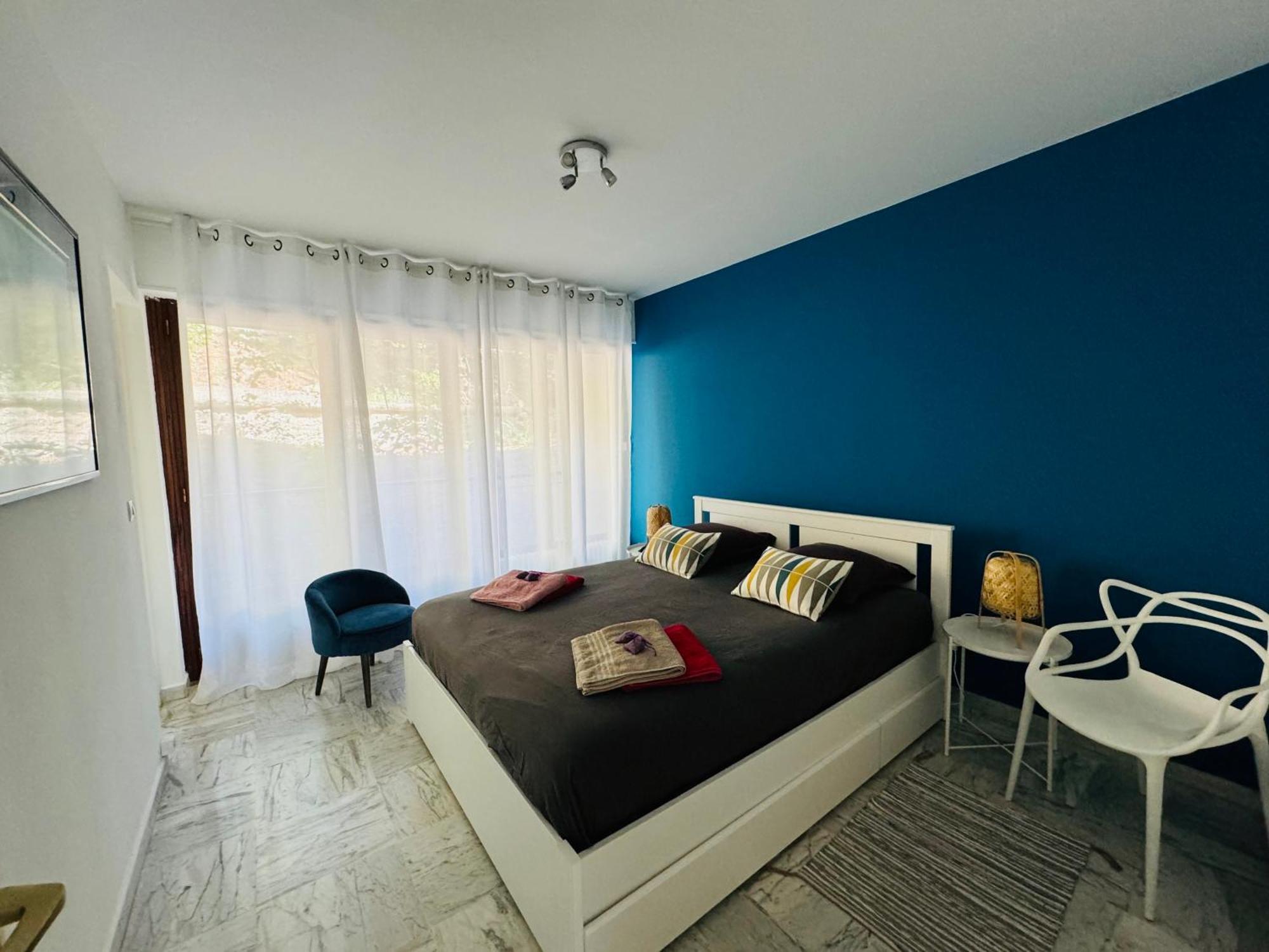 Bandol Roc Beach Vue Mer Grand T3 Face A La Plage Avec Parking Exteriör bild